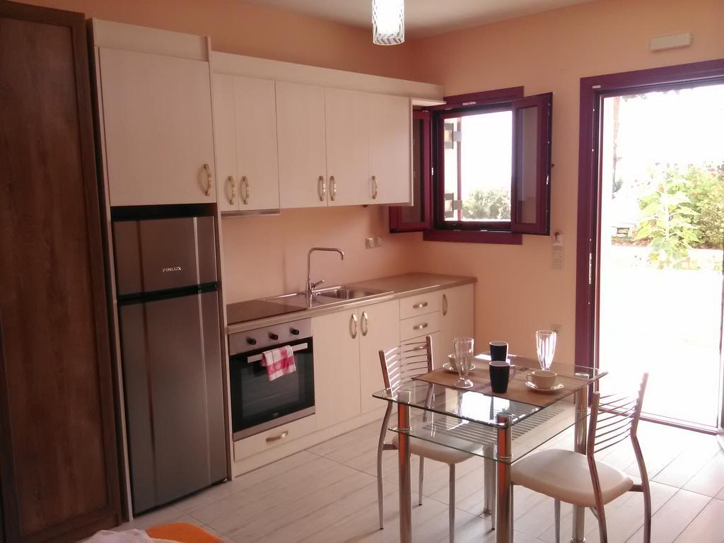 Mikros Gialos Apartments Exterior photo