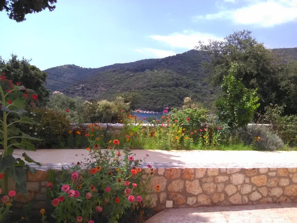 Mikros Gialos Apartments Exterior photo