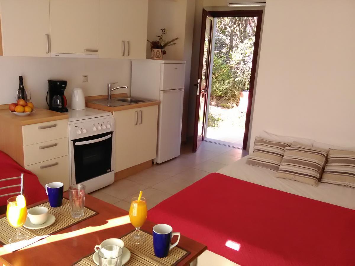 Mikros Gialos Apartments Exterior photo