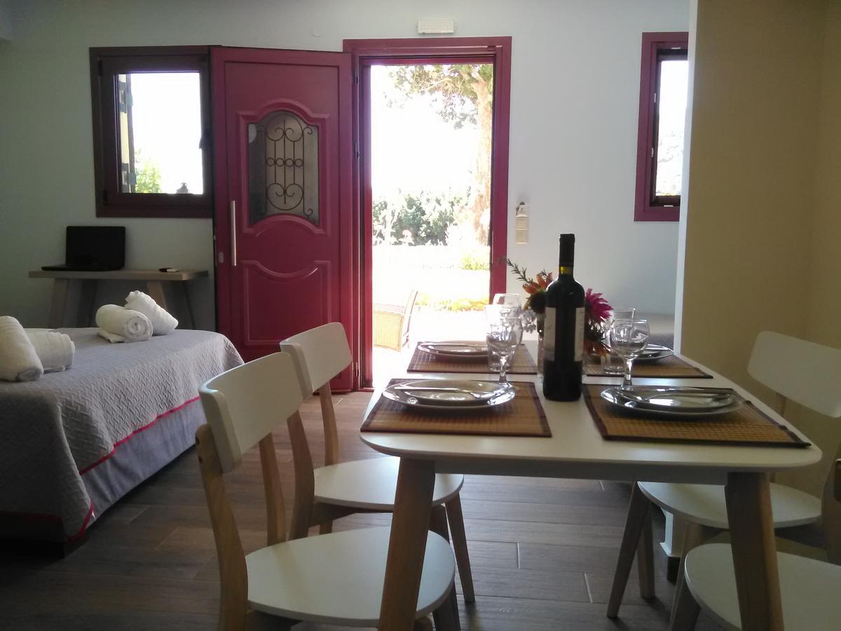 Mikros Gialos Apartments Exterior photo